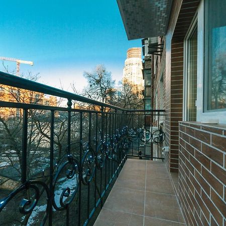 Апартаменты На Кловском Спуске В Центре Kiev Ngoại thất bức ảnh